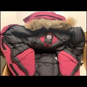 Amazing condition XS Canada Goose parka in plum (discontinued colour)